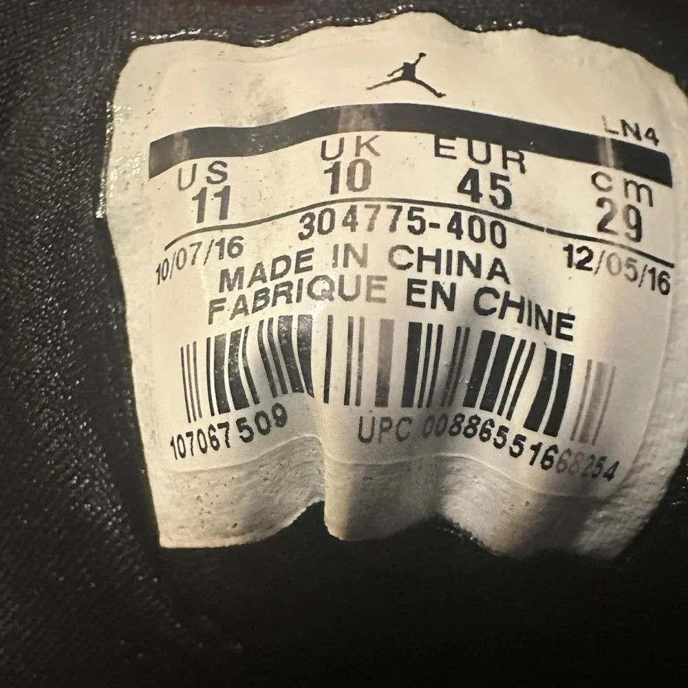 Air Jordan 7 Retro Pantone 2016 Sneakers Men’s Size‎ 11